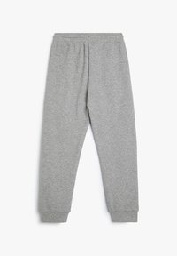 Joggers de punto en gris con cintura elástica y puños acanalados, que presentan una superficie texturizada y un diseño de pierna recta.