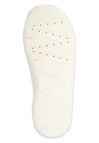 Weißer Gummisohlen mit strukturiertem Design, einschließlich horizontaler und diagonaler Rillen sowie kleinen Perforationen für Griffigkeit und Flexibilität.