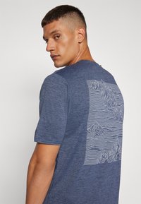 Patagonia DAILY GRAPHIC SHIRT - T-shirt desportiva - smolder blue