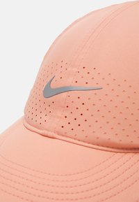 Nike Performance RUN - Boné - light madder root