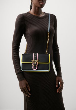 Pinko, LOVE ONE CLASSIC - Bandolera - black