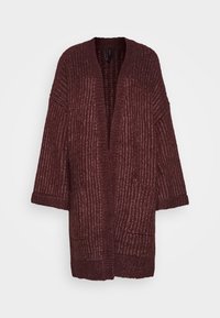 Burgundský cardigan s otevřeným předním dílem, dlouhými rukávy, ribbovanou strukturou a dvěma předními kapsami. Vyroben z pleteniny střední hmotnosti.
