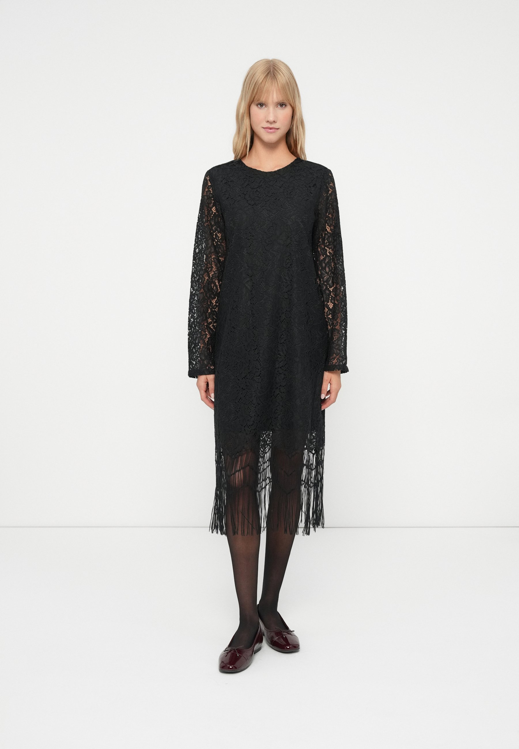 Selected SLFMIBELLE REGULAR SHORT LACE DRESS - Cocktail dress / Party dress - black - Zalando.co.uk Selected SLFMIBELLE REGULAR SHORT LACE DRESS - Cocktail dress / Party dress - black - Zalando.co.uk