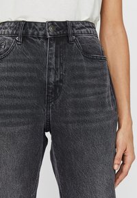 Vero Moda Calças de ganga de perna direita - black