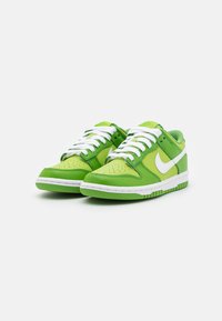 Nike Sportswear DUNK LOW - Sapatilhas - chlorophyll/white/vivid green