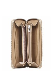 Portafoglio in pelle beige con più scomparti, chiusura a zip e finitura testurizzata. L'interno presenta un delicato motivo con logo.