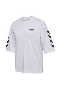 Fehér rövid ujjú sportpóló fekete hummel logóval a mellkason és fekete ferde csíkokkal mindkét ujján.