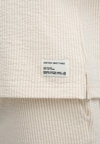 Thumbnail Image 6