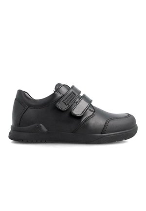 Zapatos de cuero negro con dos correas ajustables de Velcro, puntera redondeada, acentos texturizados y suela de goma para agarre y comodidad.