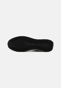 Calvin Klein Jeans TOOTHY RUNNER IRREGULAR LINES - Joggesko - white