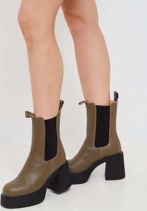 Ankle boots - light brown