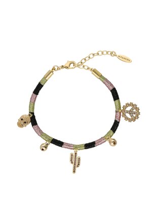 Bracelet composé de fils multicolores en vert, noir et rose, avec des charmes en or : skull, cactus, signe de paix et une cloche décorative.