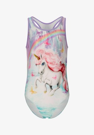 Maillot de bain une pièce pour enfants avec une licorne blanche sautillante, crinière rose, corne dorée, arc-en-ciel et papillons colorés sur un fond pastel.