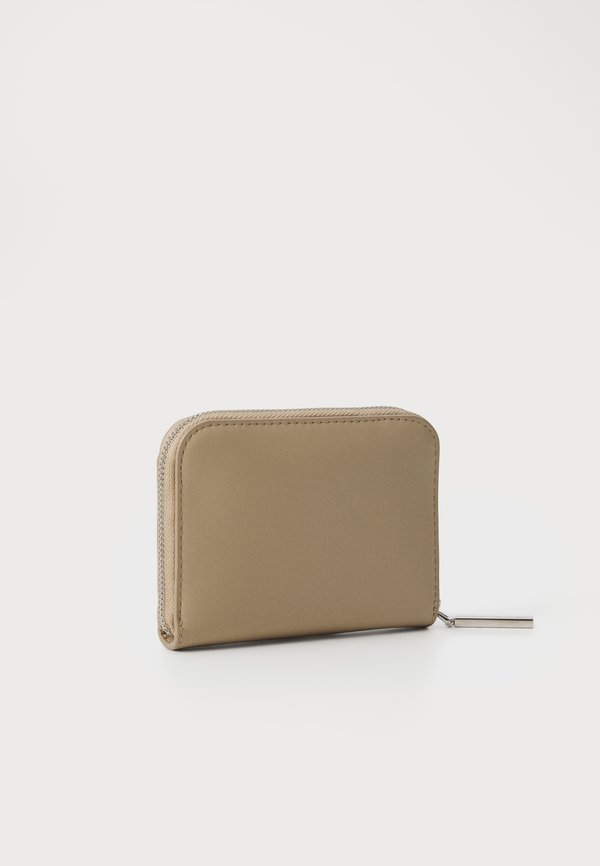 EMBOSSED LOGO MEDIUM ZIP AROUND - Wallet - crockery3