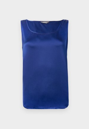 Top senza maniche in raso blu reale con ampio scollo rotondo e una texture di tessuto liscia e lucida.