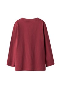 Camiseta de manga larga de color marrón oscuro hecha de algodón suave, con un cuello redondo y un ajuste relajado, con bordes limpios y sin gráficos visibles.