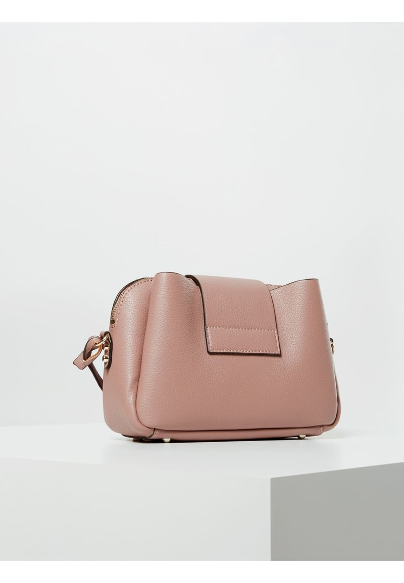 Guess Jaydee Across Body Bag Rose Poudre Pink Zalando De