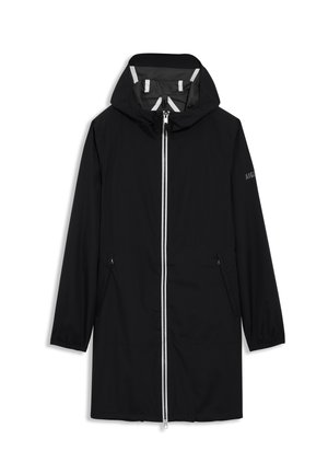Veste noire imperméable avec fermeture éclair à l'avant, capuche, poches latérales et fermeture éclair blanche contrastante. Dispose de poignets élastiques et d'un design épuré.