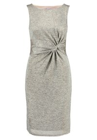 Robe sans manches grise avec un détail noué plissé à la taille, texture lisse et coupe longueur genoux avec un léger éclat.