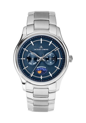 Reloj de pulsera de metal plateado con esfera azul texturizada, subesferas de día y fecha, e indicador de fase lunar a las 6 en punto, marca Jacques Lemans.
