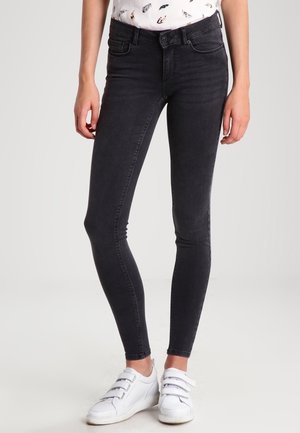 Jeansy Skinny Fit
