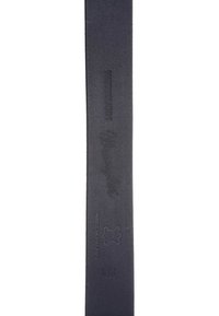 Sort læderrem med en glat overflade, præget logo og markeringer for oprindelse og materiale. Rektangulær form, 95 cm lang, 3 cm bred.