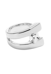 Anillo de plata con un acabado liso y pulido, diseño único abierto y formas geométricas que crean un efecto de bucle contrastante.