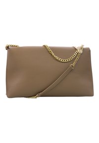Borsa a mano in pelle marrone con una forma rettangolare elegante, caratterizzata da accenti in catena e tracolla dorati per il trasporto, e una texture liscia.