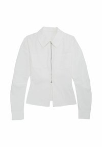 Weißes Langarmhemd aus Baumwolle mit spitzem Kragen, Frontreißverschluss und zwei Brusttaschen. Glatte Textur, taillierte Passform.