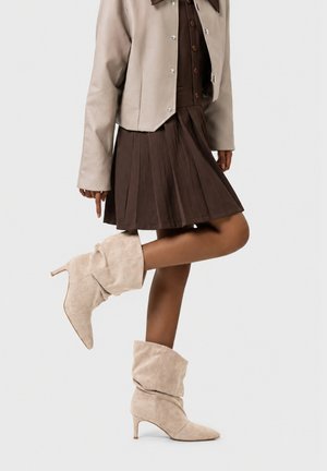 Salinyang, SALINYANG DAMEN STIEFELETTEN STIEFELETTEN - Botines - beige