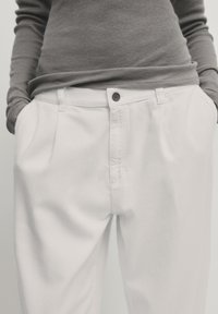 Massimo Dutti Tygbyxor - white