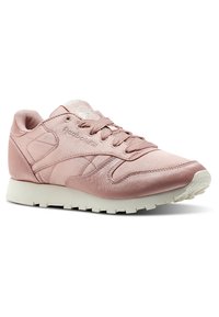reebok classic rose pale