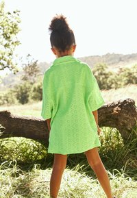 Next TEXTURED SET - REGULAR FIT - Shortsit - lime green