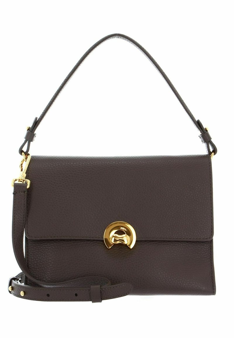 Borsa a mano in pelle marrone con superficie testurizzata, accessori in oro e tracolla removibile. Presenta una chiusura a patta con dettaglio del logo.