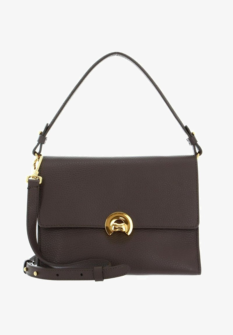 Borsa a mano in pelle marrone con superficie testurizzata, accessori in oro e tracolla removibile. Presenta una chiusura a patta con dettaglio del logo.