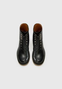 Chie Mihara TRISKA - Enkelkaarsjes - black