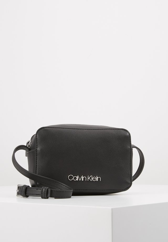 MUST CAMERABAG - Bandolera - black