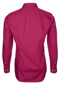 Koszula z długim rękawem w jasnym różowym kolorze, wykonana z gładkiej tkaniny. Posiada klasyczny kołnierzyk i mankiety na guziki, o dopasowanym kroju.