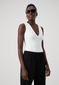 Good American SCUBA DEEP V TANK BODYSUIT - Viršus - withe