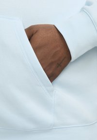 Nike Sportswear M NK CLUB BB PO CHNL FTRA - Sweat à capuche - glacier blue glacier blue