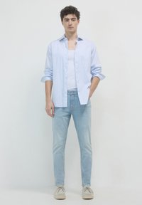 Thumbnail Image 9