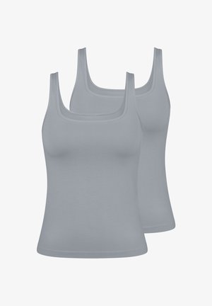 Deux débardeurs gris en tissu doux. Encolure dégagée, larges bretelles et coupe ajustée avec une texture lisse.