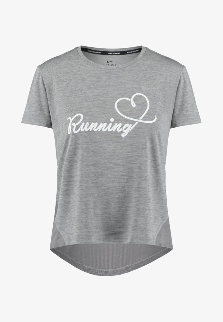 Szary, sportowy T-shirt z okrągłym dekoltem, krótkimi rękawami i luźnym krojem. Grafika "Bieganie!" w kolorze białym, siateczkowe akcenty po bokach.