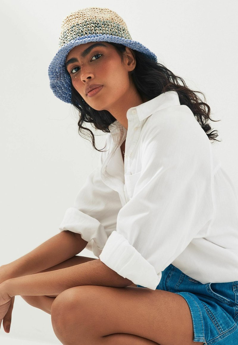 Next Hattu - blue ombre
