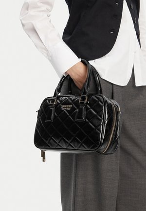 Nine West, CEO STACY, czarny