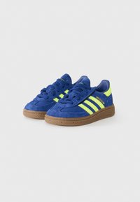 adidas Originals SPEZIAL UNISEX - Lära-gå-skor - victory blue/solar yellow/gum