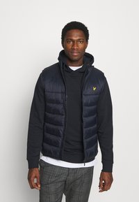 Chaleco Acolchado Lyle & Scott Hombre - Nylon Ripstop, Cuello Alto, Cremallera
