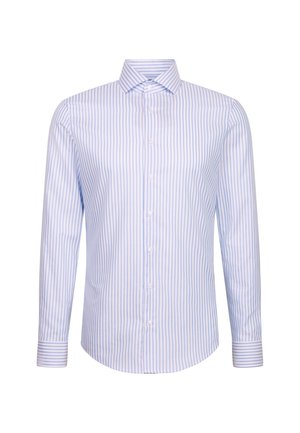 Chemise à rayures à manches longues en bleu clair et blanc, avec un col classique, des boutons sur le devant et des poignets à boutons, le tout dans une texture lisse.