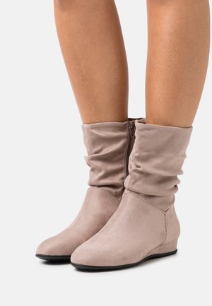 Botines de cuña - taupe