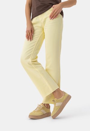 Športni copati - yellow